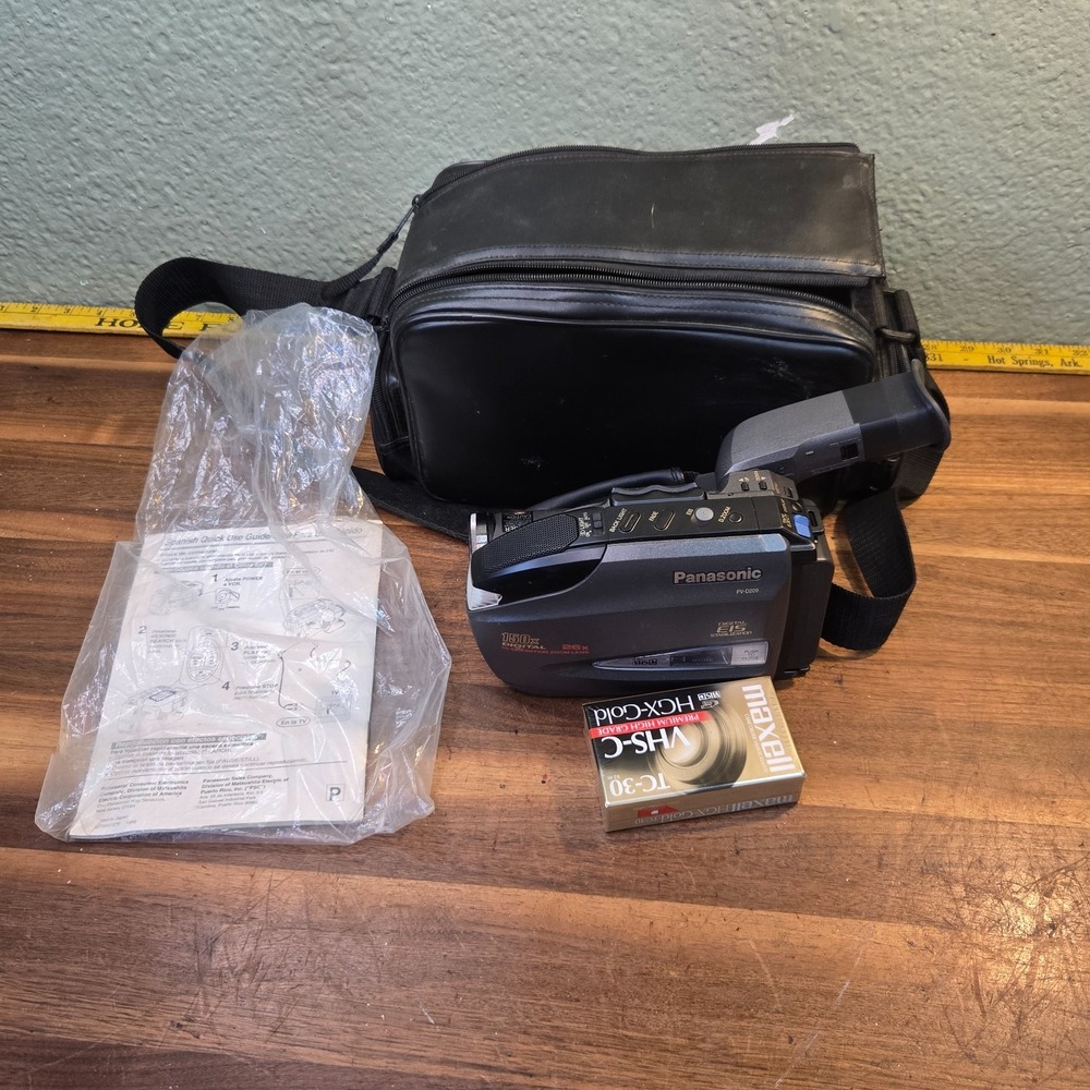 Panasonic Palmcorder PV-D209 VHS-C Analog Camcorder With Accessories Vintage